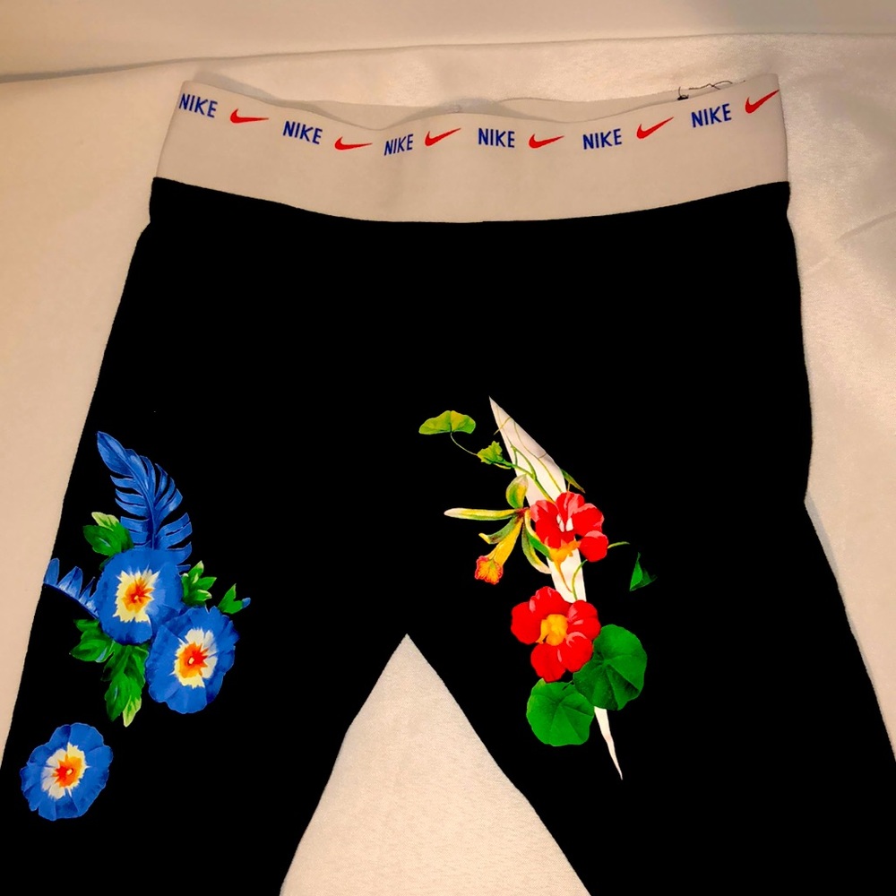 NIKE Leggings size Medium